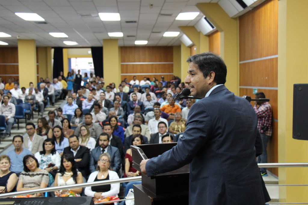 Sesion Solemne Gerente Jose Espinoza 1024x683